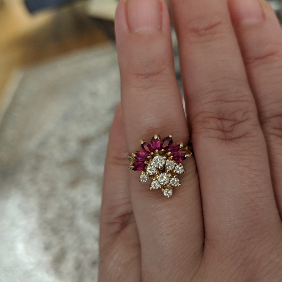 14k Gold 1.5ct Ruby and Diamond Ring - Picture 7 of 8